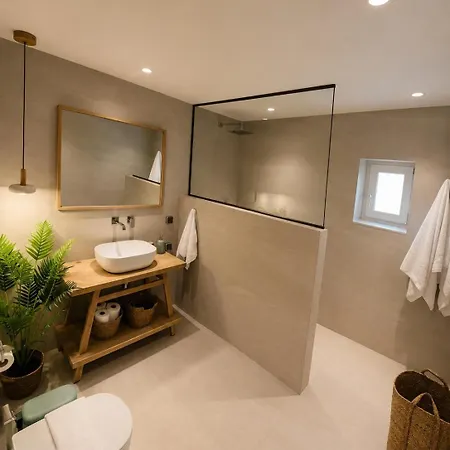Anastasia's Luxury With Jacuzzi Angairiá